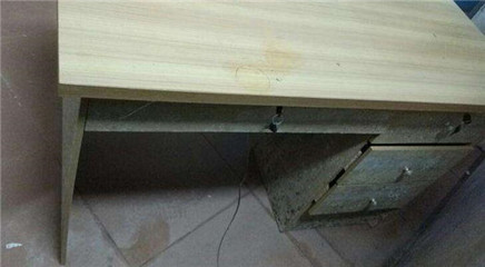 如何去除塑料上的膠水,桌子上的塑料
